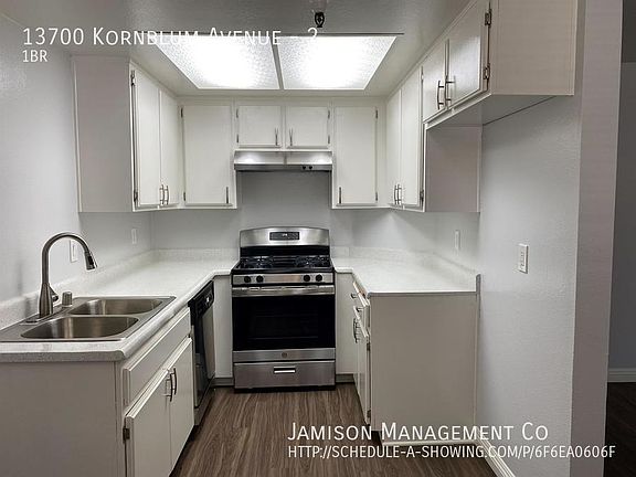 4th image of 13700 Kornblum Ave #2