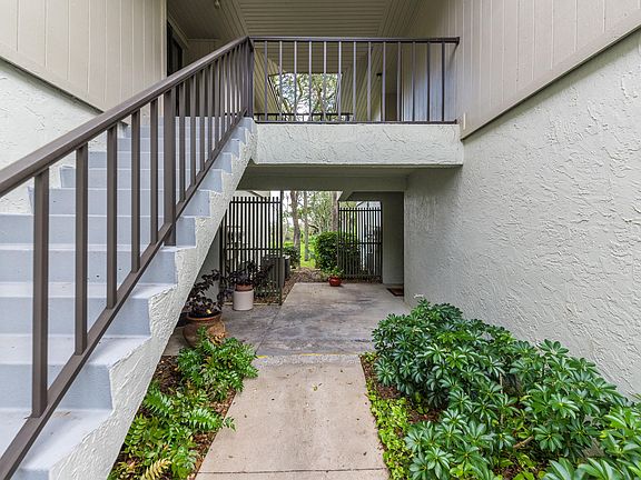 2nd image of 29 Tarragona Ct
