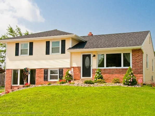 222 Ashford Dr, Broomall, PA 19008