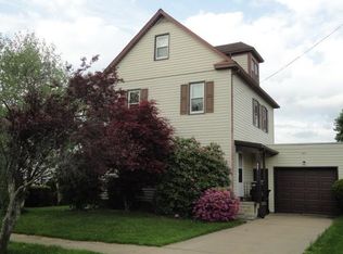 427 W Poplar St, Grove City, PA