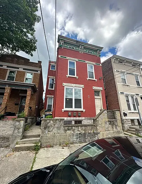 2235 Stratford Ave #3