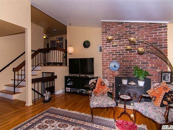 3rd image of 14 Millford Ln