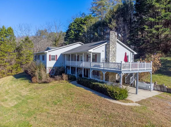 359 Husky Rd, Bryson City, NC 28713