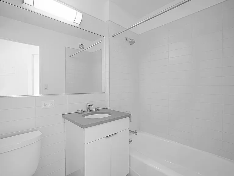200 W 60th St #15G — Photo 15