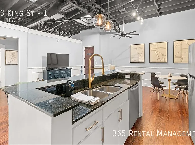 343 King St #1 — Photo 7