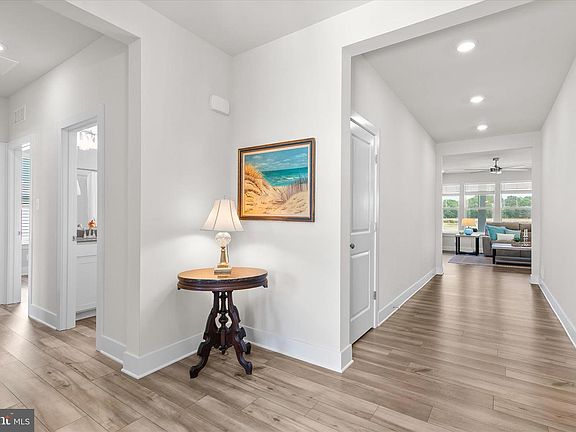 4th image of 24351 Urquhart Ave