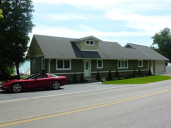 2nd image of 6585 Crystal Dr