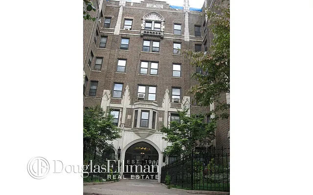 Rented by Douglas Elliman | media 20