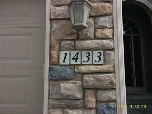 3rd image of 1433 Brompton Ln