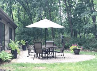 W299N2850 Maple Ave, Pewaukee, WI 53072