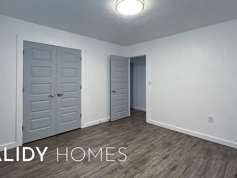 702 Amity Ln — Photo 16