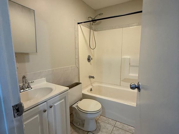 4th image of 607-609 Orange St #3