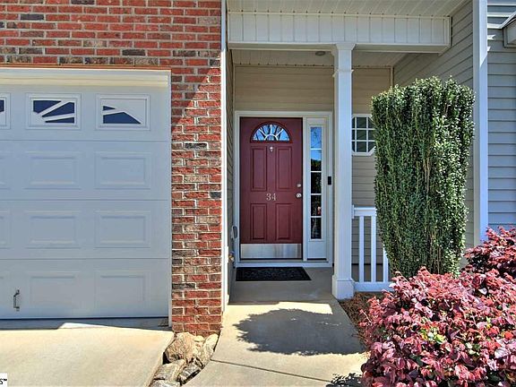 3rd image of 34 Bay Springs Dr