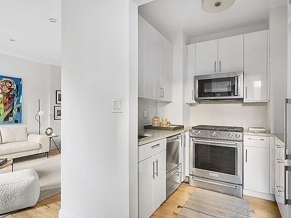 3rd image of 250 W 103rd St APT 4A