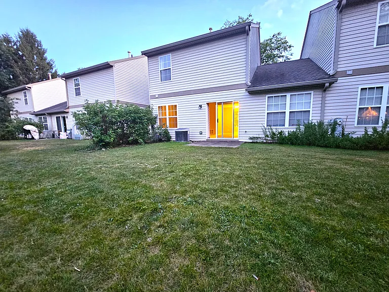 1225 N Village Dr — Photo 18