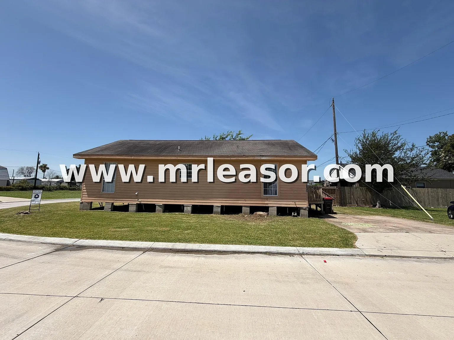 3 bed, 1032 sqft, $1,425 — Photo 1