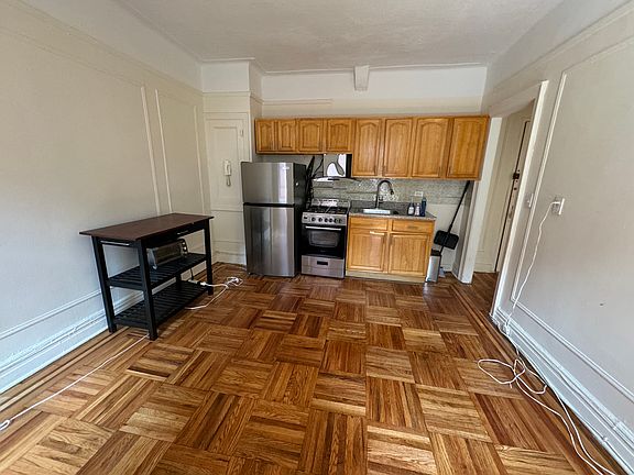 4th image of 37-20 83rd St #6L