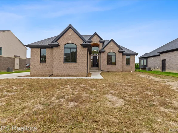 35736 Addison Dr, New Baltimore, MI 48047