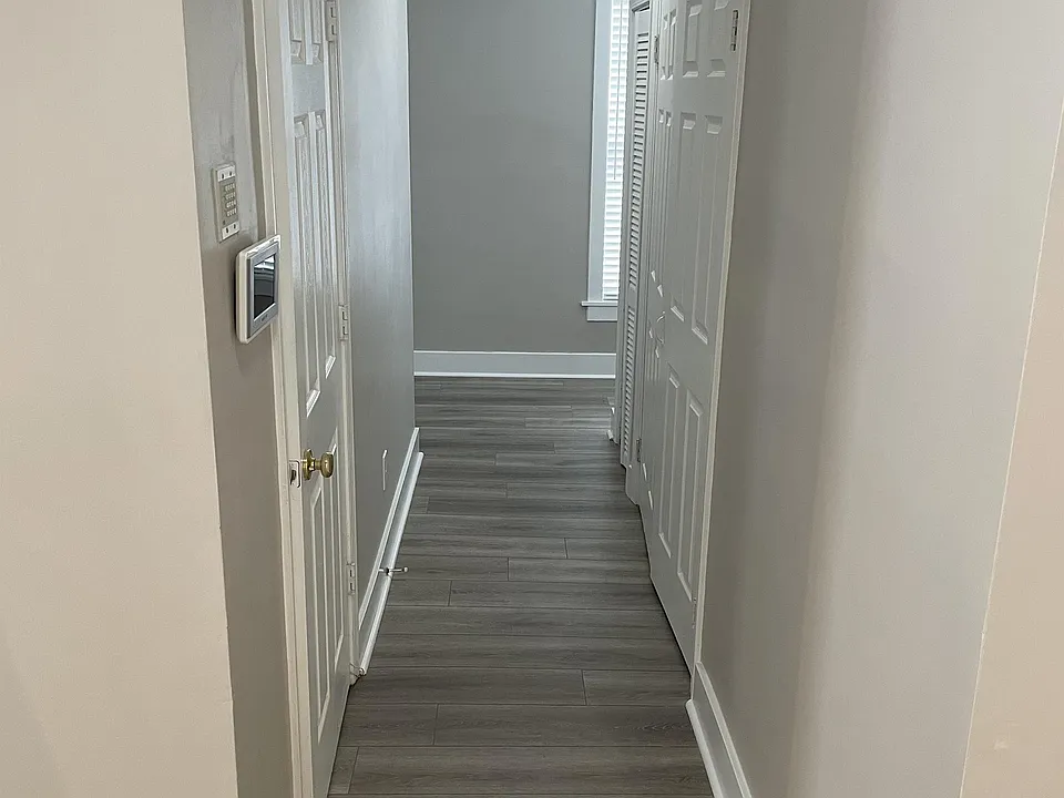 Hallway to bedrooms