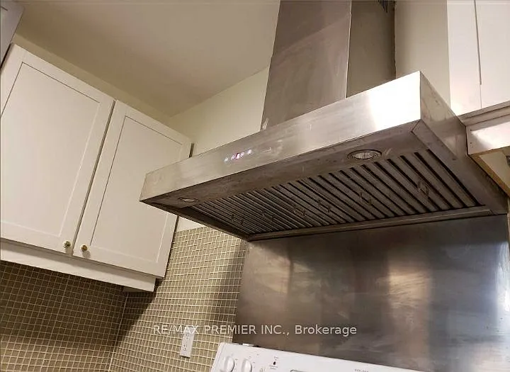 119 Agnes St #1 — Photo 10