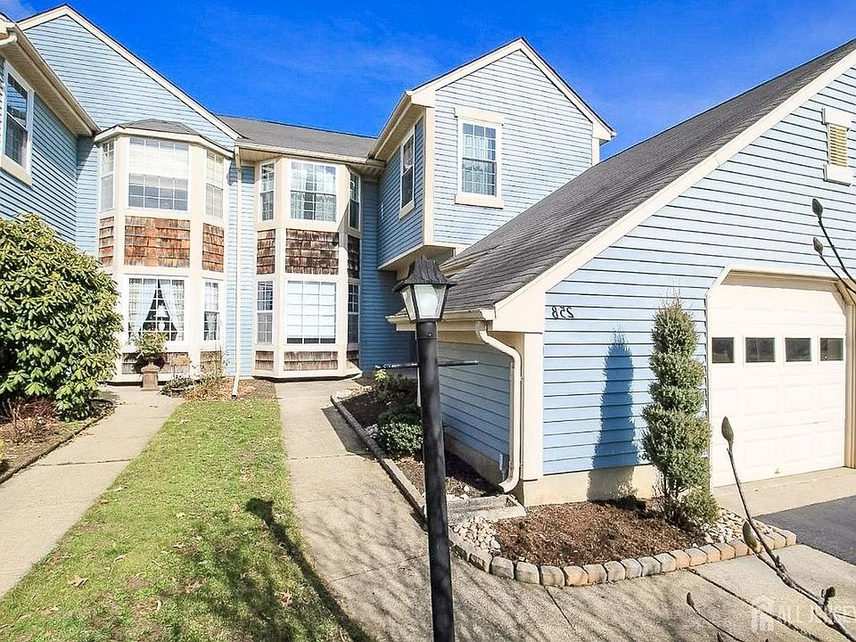 1st image of 2 Bristol Ct