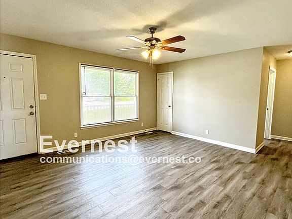 4th image of 1300 Chucker Dr
