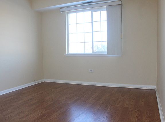 4th image of 1525 N Windsor Dr APT 203