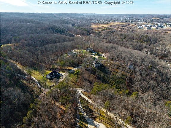 3rd image of 36 Colonial Dr