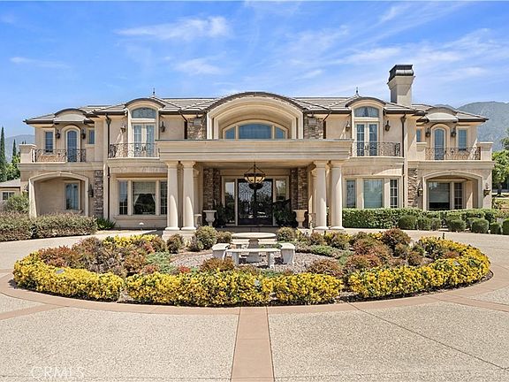 2nd image of 1433 Royal Oaks Dr