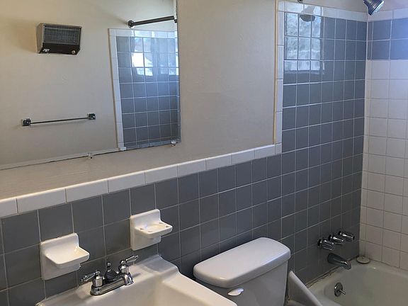 3rd image of 406 Bosley Ave APT C