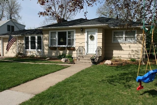 1st image of 326 Sweet Briar Ln