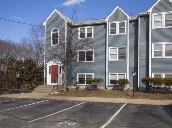 35 School St Unit 19, Dracut, MA 01826