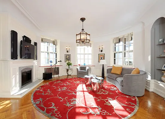 Sold by Verdi Square Realty | media 4