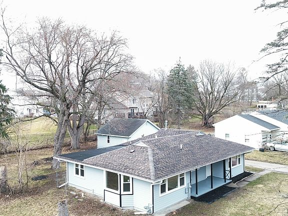 4th image of 1803 N Riverside Dr