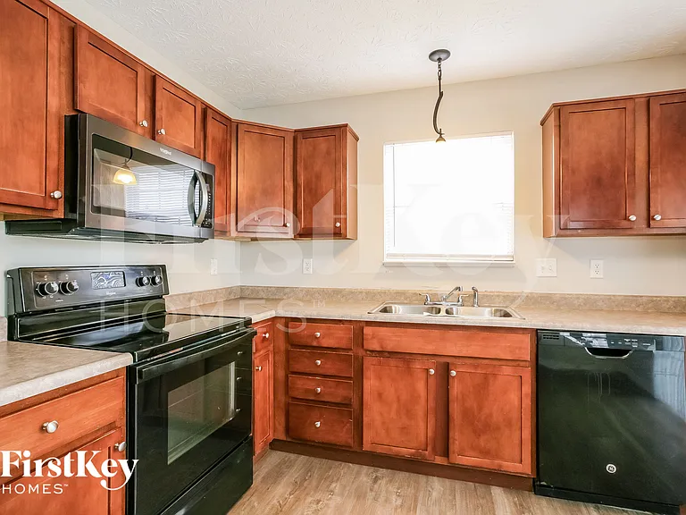 2608 Liatris Dr — Photo 5