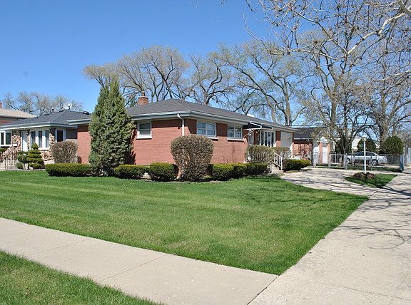 3rd image of 4601 N Oriole Ave