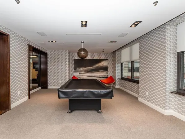 102 Christopher Columbus Drive image 18 of 22