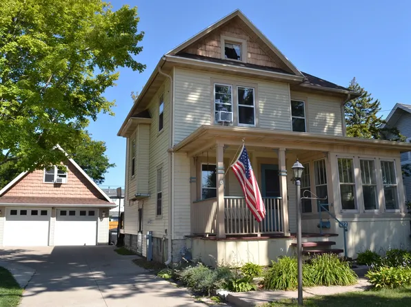 422 W Bent Ave, Oshkosh, WI 54901