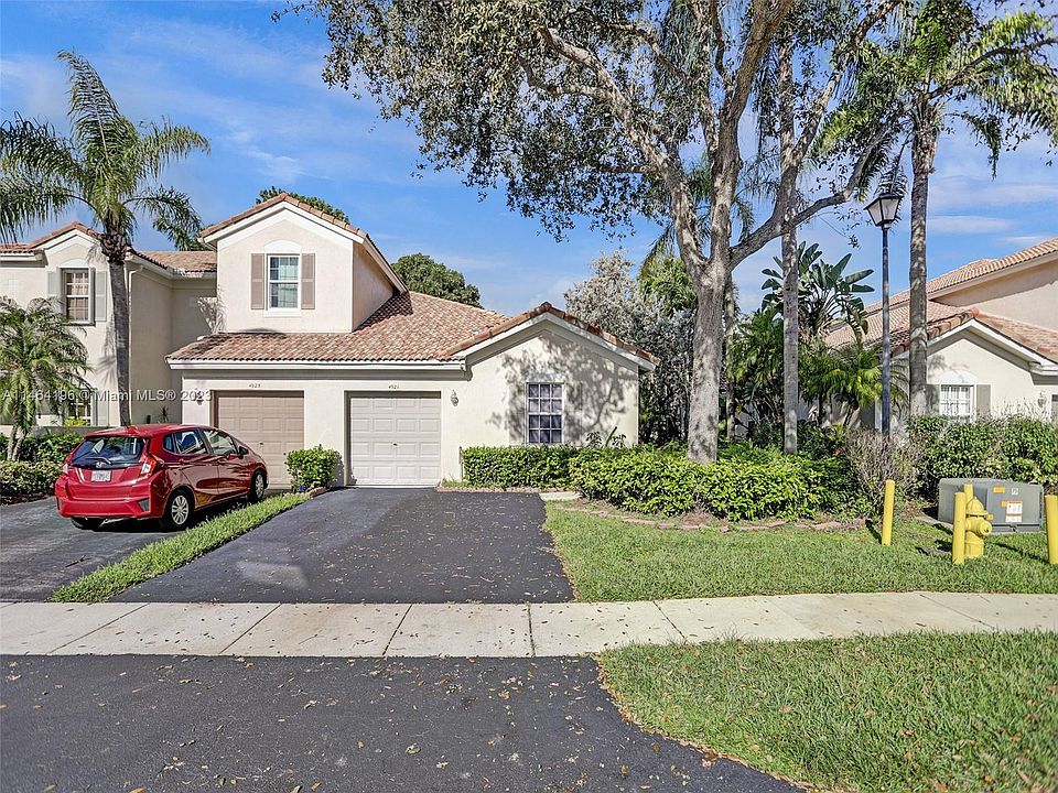 1st image of 4921 SW 32nd Ter