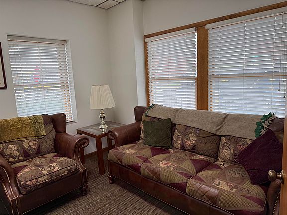 3rd image of 2027 Hamill Ave