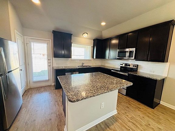 3rd image of 1303 Bear Peak Ln