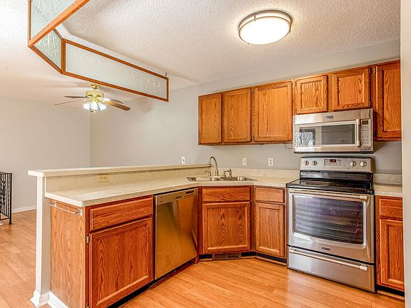 5th image of 2627 Brookdale Ln