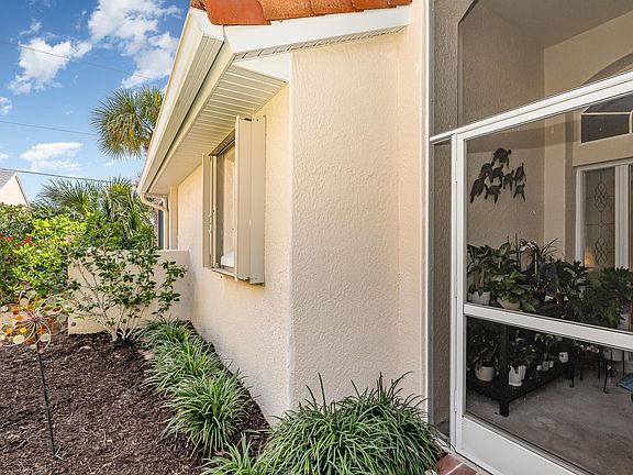 5th image of 5583 Cord Grass Ln