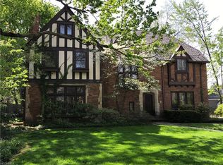 3018 Montgomery Rd, Shaker Heights, OH 44122