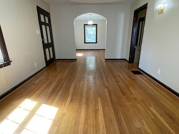2nd image of 3622 Russell Ave