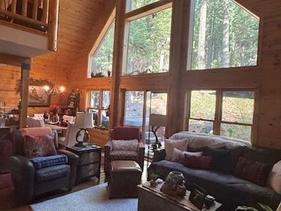 3rd image of 12277 Brookstone Dr