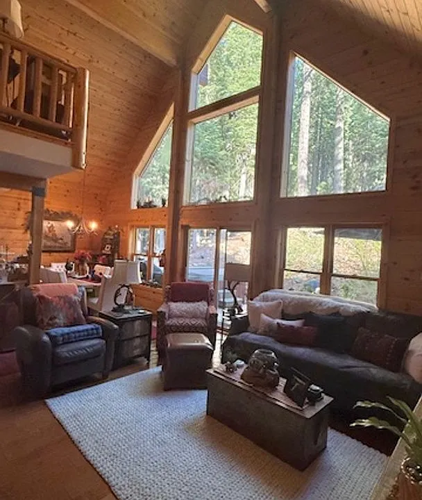 12277 Brookstone Dr