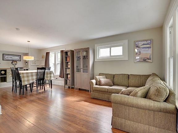 4th image of 1727 James Ave