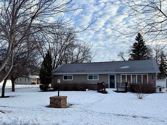 2nd image of 250 2nd St SW