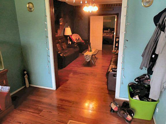 2nd image of 207 Mulberry Ave